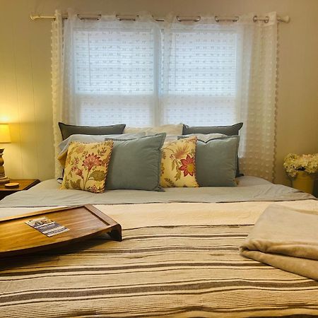 Mountain Lake Retreat - Hot Tub, Lake, Fire Pit, Wineries, Restaurant ハーパーズ・フェリー エクステリア 写真