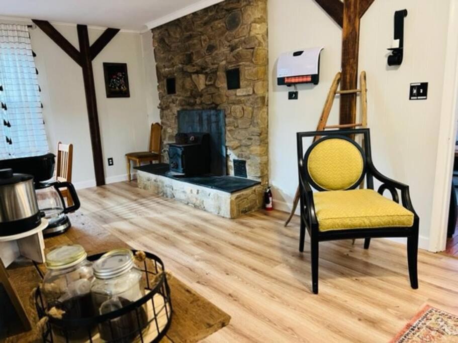 Mountain Lake Retreat - Hot Tub, Lake, Fire Pit, Wineries, Restaurant ハーパーズ・フェリー エクステリア 写真