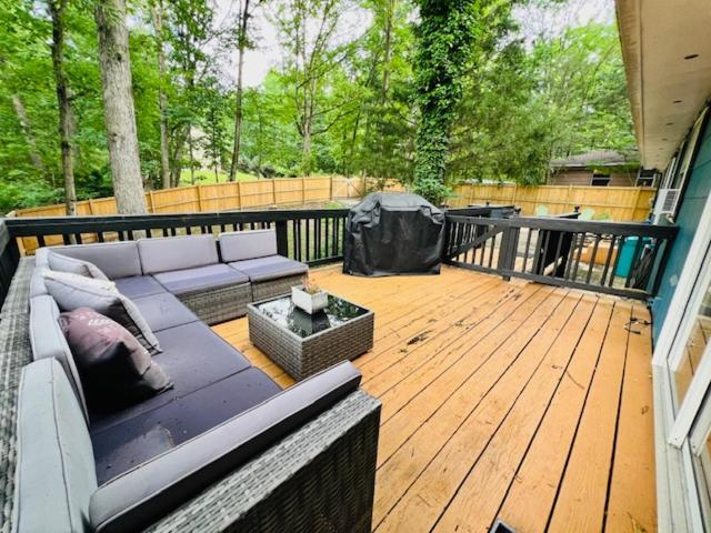 Mountain Lake Retreat - Hot Tub, Lake, Fire Pit, Wineries, Restaurant ハーパーズ・フェリー エクステリア 写真