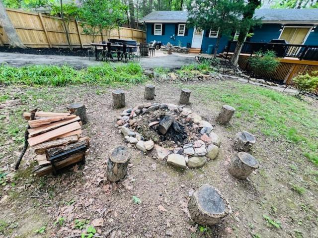 Mountain Lake Retreat - Hot Tub, Lake, Fire Pit, Wineries, Restaurant ハーパーズ・フェリー エクステリア 写真