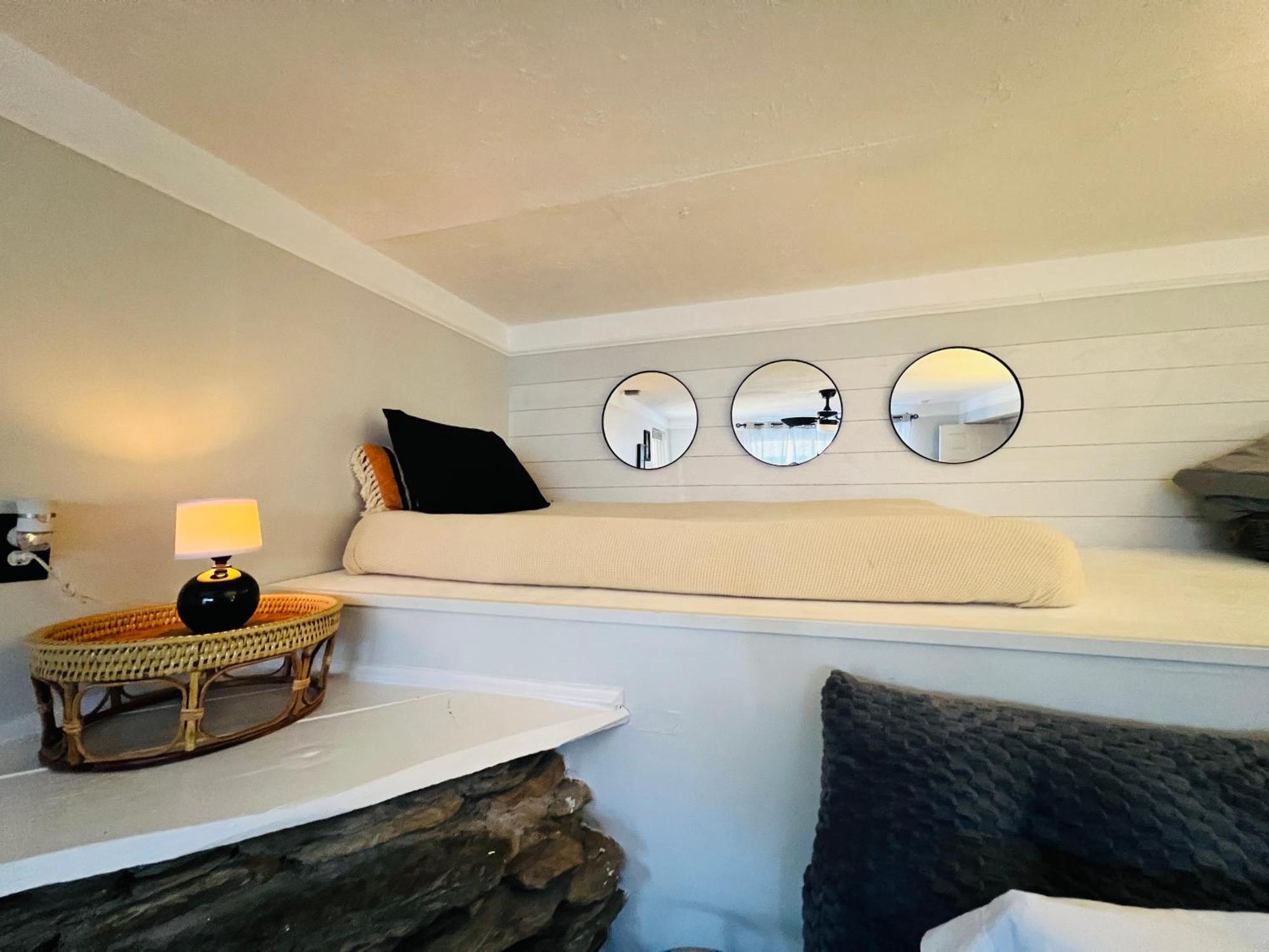 Mountain Lake Retreat - Hot Tub, Lake, Fire Pit, Wineries, Restaurant ハーパーズ・フェリー エクステリア 写真